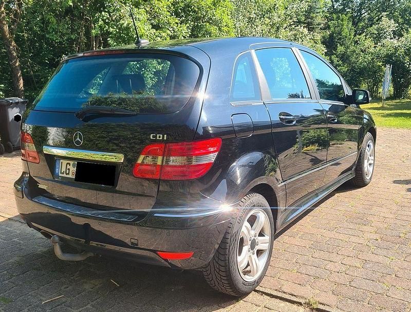 Gebraucht Mercedes B180 Sport Edition 109 PS (80 kW) 2010 Schwarz Van / Kleinbus