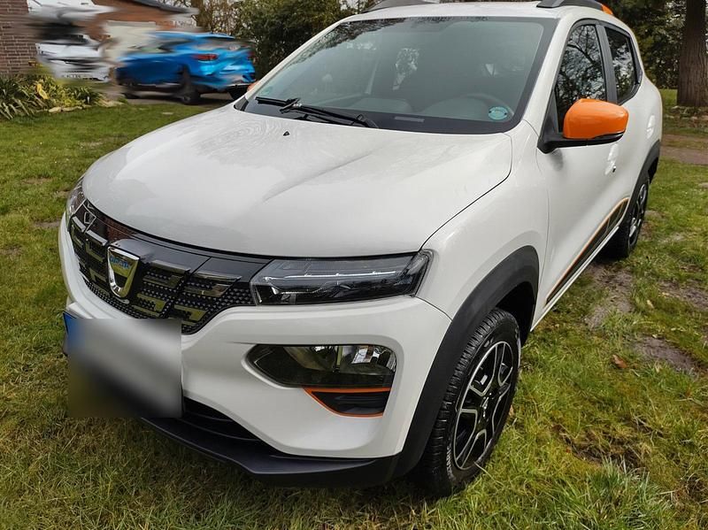 Gebraucht Dacia Spring Comfort Plus 33 kW (45 PS) 2022 Weiß Kleinwagen