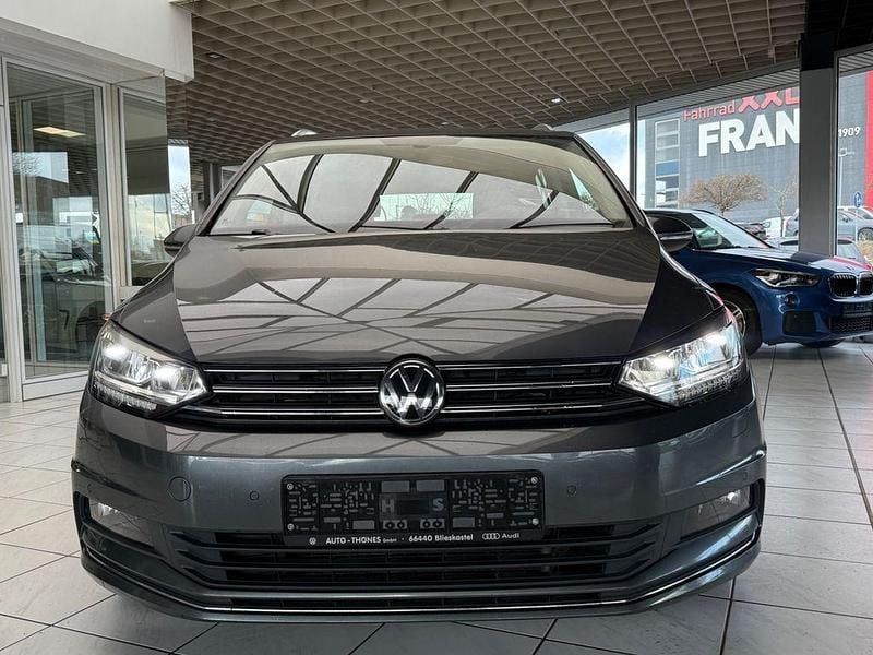 Gebraucht VW Touran Highline 150 PS (110 kW) 2019 Grau Van / Kleinbus
