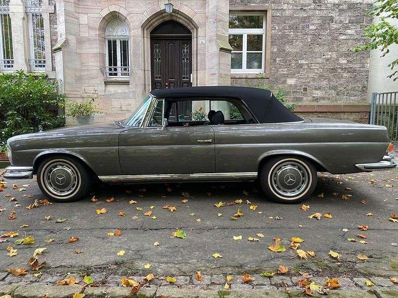 Gebraucht Mercedes 280 200 PS (147 kW) 1970 Grau Cabrio