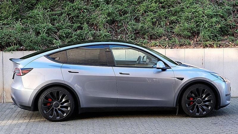 Gebraucht Tesla Model Y Performance 392 kW (534 PS) 2024 Grau SUV