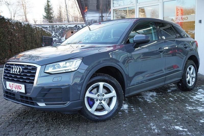 Gebraucht Audi Q2 Comfort 150 PS (110 kW) 2019 Nanograu metallic SUV