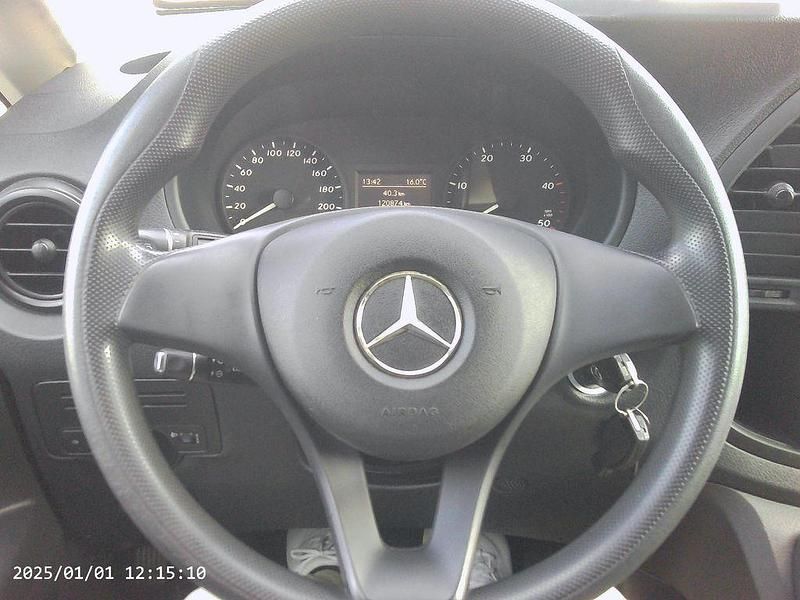 Gebraucht Mercedes Vito 88 PS (64 kW) 2017 Weiß Van