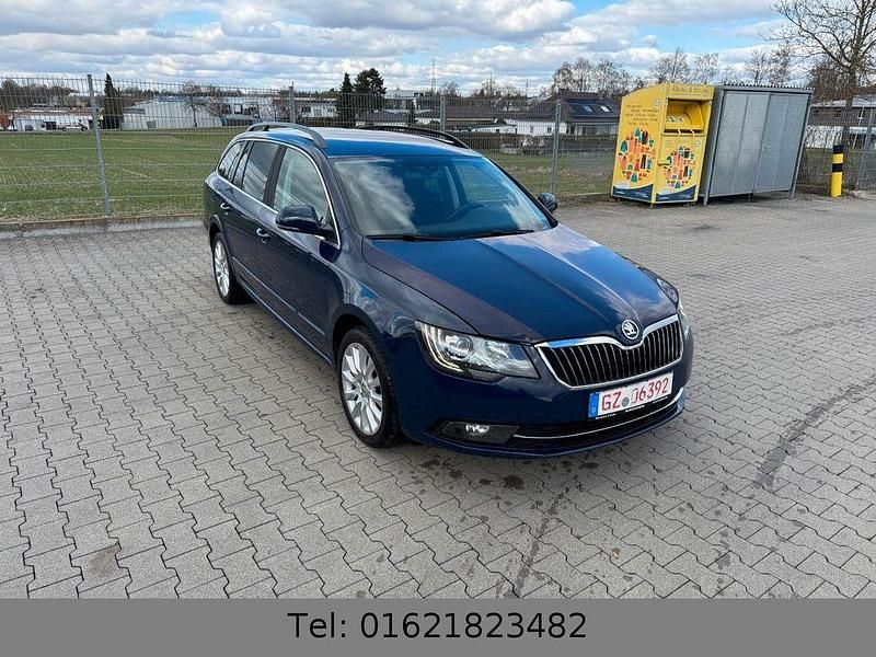 Gebraucht Skoda Superb Exclusive 170 PS (125 kW) 2014 Blau Kombi