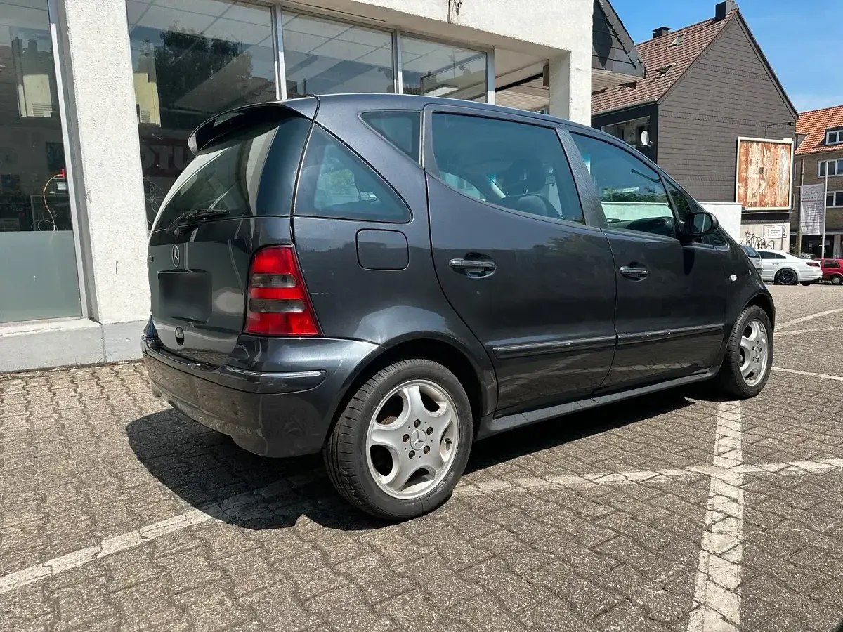 Gebraucht Mercedes A160 101 PS (74 kW) 2001 Schwarz Kleinwagen