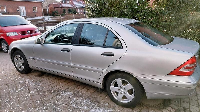 Gebraucht Mercedes C180 2003 Silber Limousine