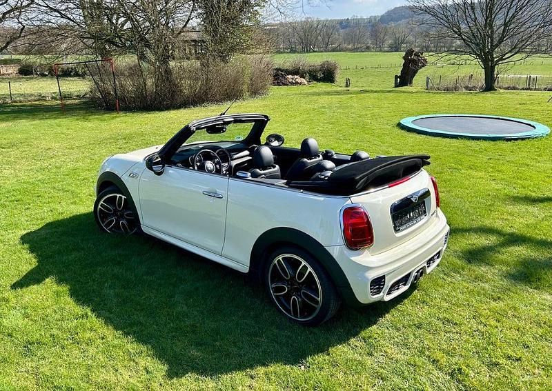 Gebraucht Mini John Cooper Works Chili 192 PS (141 kW) 2017 Weiß Kleinwagen