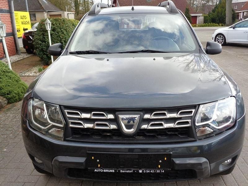 Gebraucht Dacia Duster Lauréate 114 PS (83 kW) 2016 Grau SUV