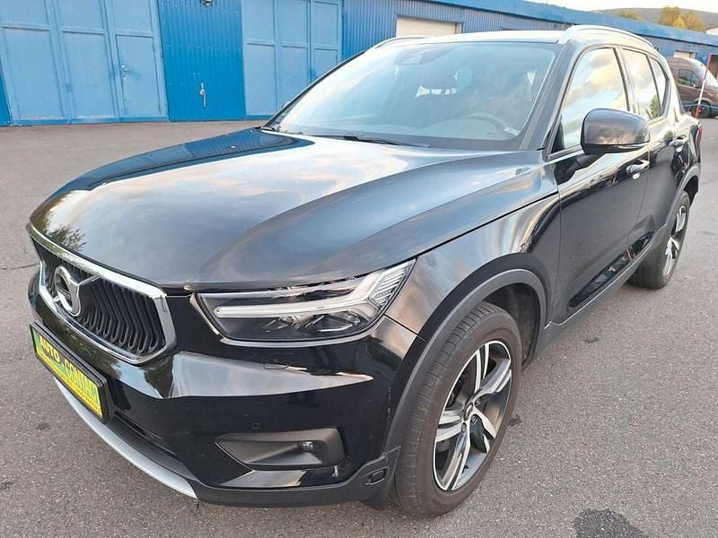 Schwarz Gebraucht 2019 Volvo XC40 Momentum SUV | 19.950 € (Superpreis) - Bild 1/4