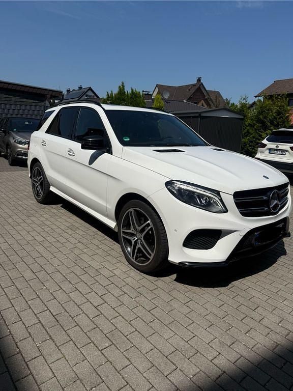 Weiß Gebraucht 2016 Mercedes GLE350 AMG SUV | 31.500 € (Fairer Preis) - Bild 1/4