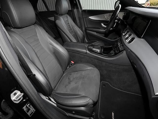 Gebraucht Mercedes E300 AMG line 320 PS (235 kW) 2022