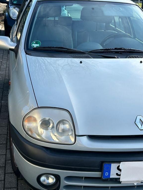 Gebraucht Renault Clio II Initiale 98 PS (72 kW) 2001 Grau Limousine