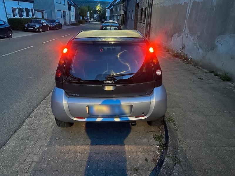 Usado Smart ForFour 95 HP (69 kW) 2005 Prateado Citadino