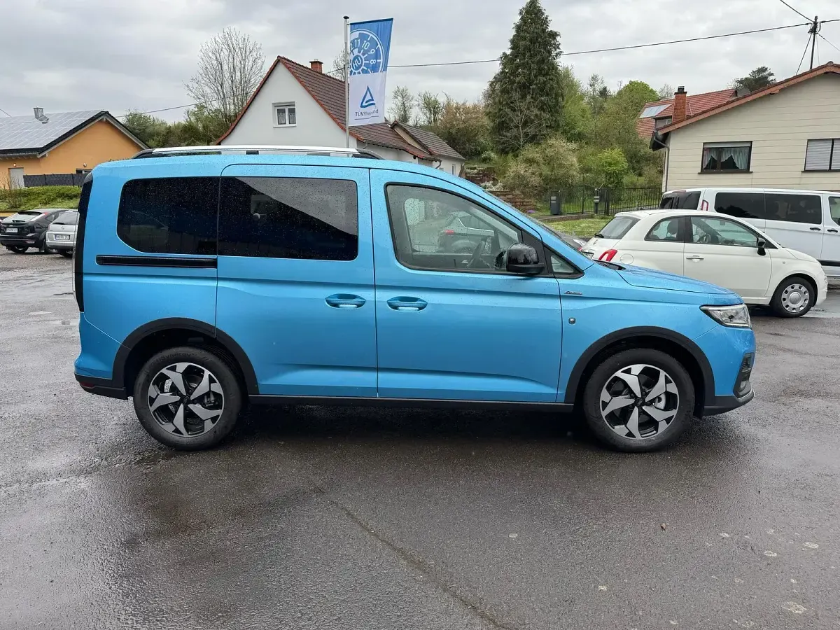 Gebraucht Ford Tourneo Connect Active 122 PS (89 kW) 2024 Boundless blue Van / Kleinbus