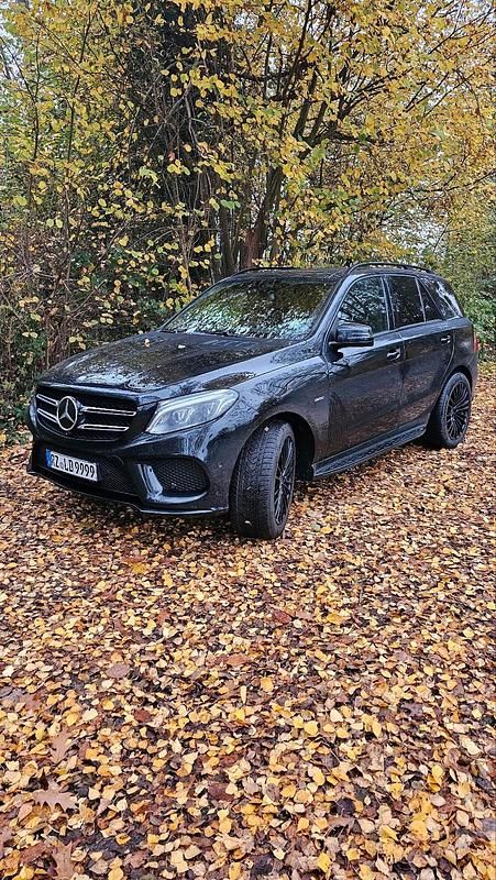 Schwarz Gebraucht 2016 Mercedes 190 AMG Limousine | 28.000 € - Bild 1/4