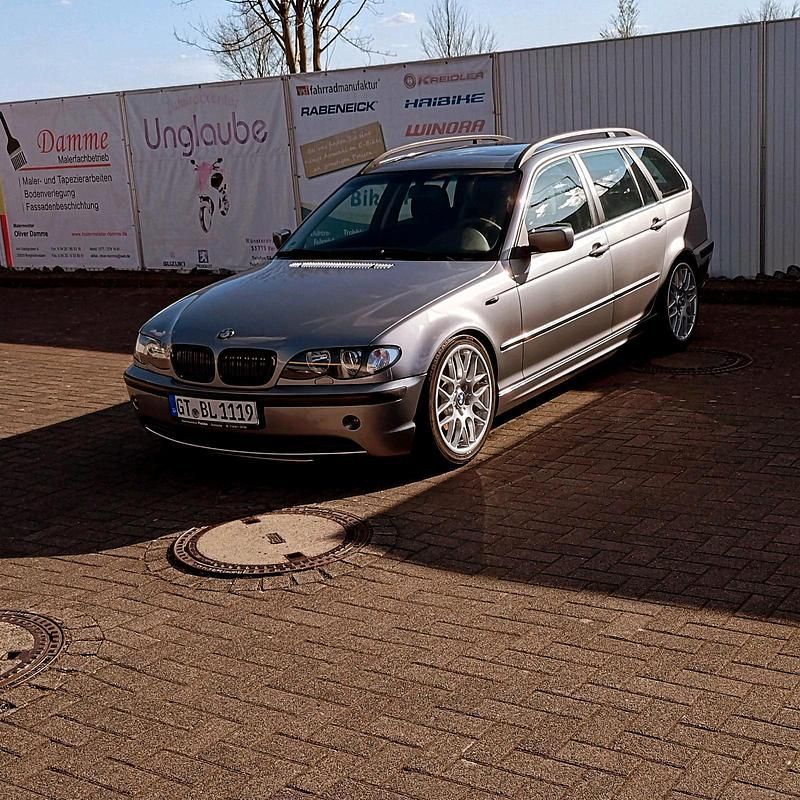 Silber Gebraucht 2005 BMW 320 M Sport Kombi | 3.000 € - Bild 1/4