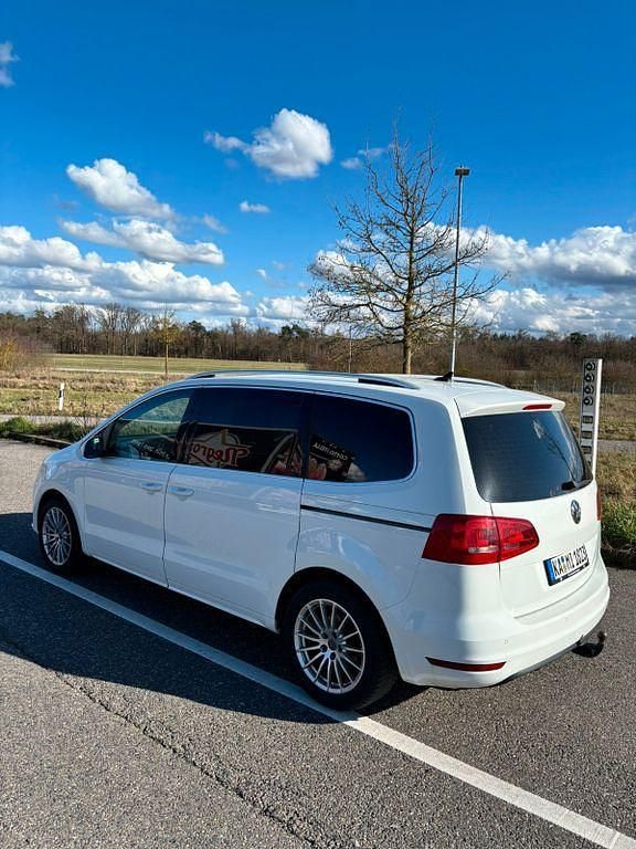 Gebraucht VW Sharan Highline 140 PS (102 kW) 2014 Weiß Van / Kleinbus