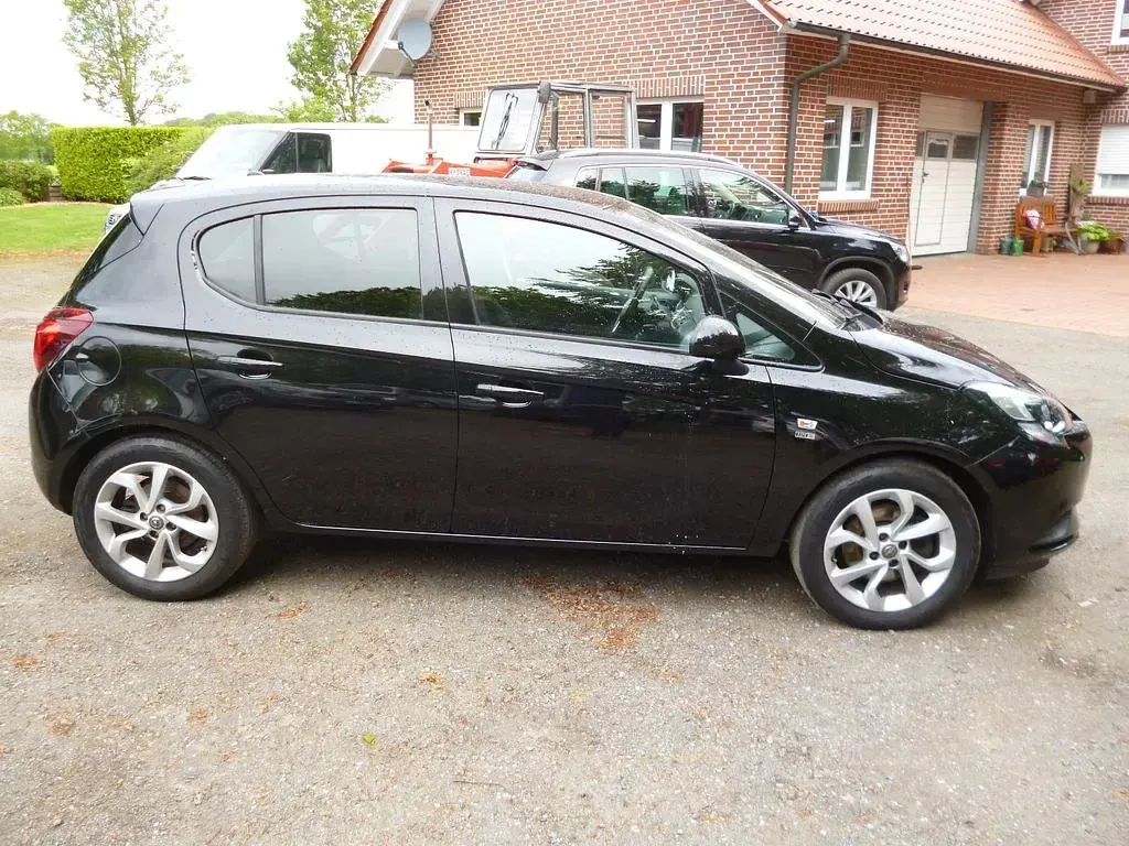 Gebraucht Opel Corsa 101 PS (74 kW) 2019 Schwarz Kleinwagen