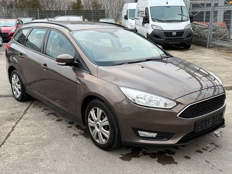 Gebraucht Ford Focus Business Edition 120 PS (88 kW) 2017 Braun Limousine