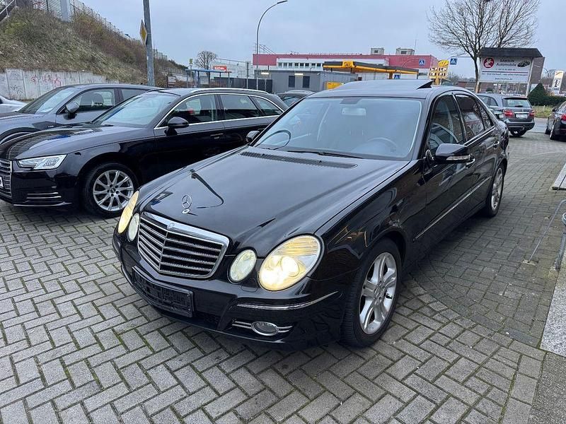 Schwarz Gebraucht 2006 Mercedes E320 Avantgarde Limousine | 6.999 € (Fairer Preis) - Bild 1/4