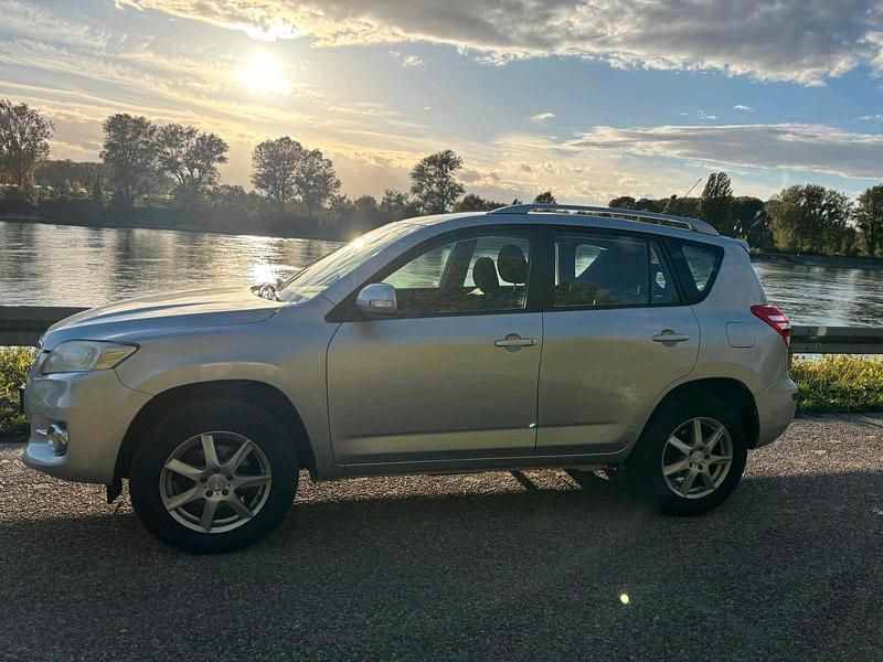 Gebraucht Toyota RAV4 150 PS (110 kW) 2010 Silber SUV
