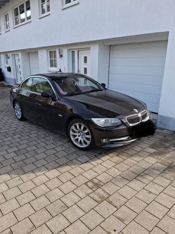 Gebraucht BMW 330 Cabriolet 245 PS (180 kW) 2011 Schwarz Cabrio