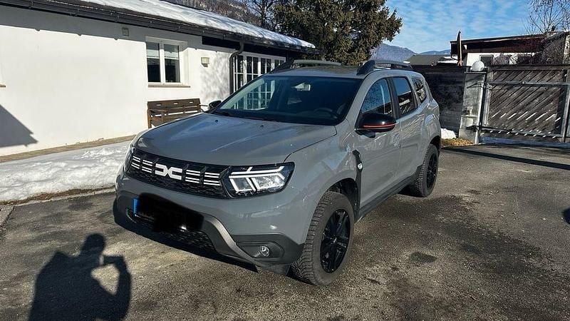 Grau Gebraucht 2023 Dacia Duster Extreme SUV | 17.900 € (Fairer Preis) - Bild 1/4
