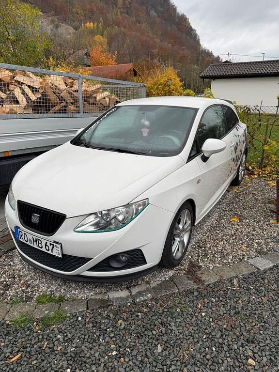 Weiß Gebraucht 2008 Seat Ibiza SC Sport Kleinwagen | 3.399 € (Fairer Preis) - Bild 1/4