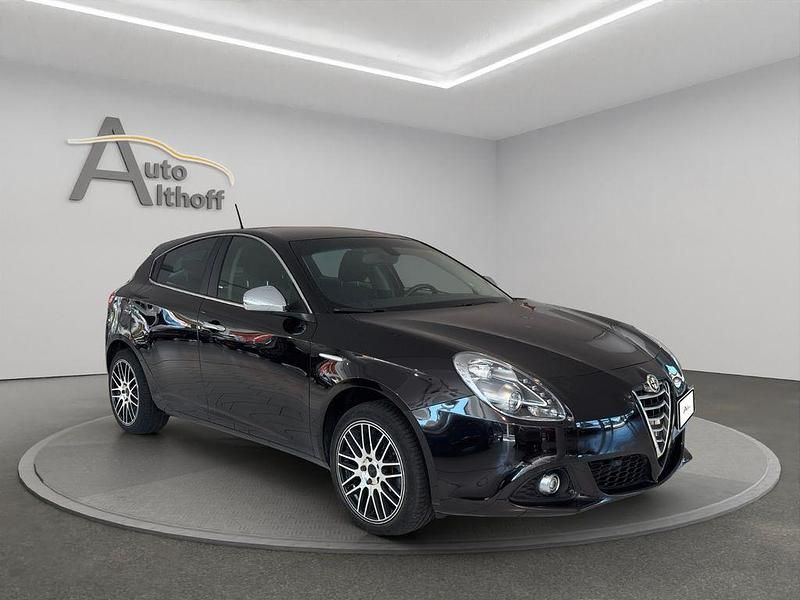 Schwarz Gebraucht 2015 Alfa Romeo Giulietta Kleinwagen | 9.999 € (Fairer Preis) - Bild 1/4