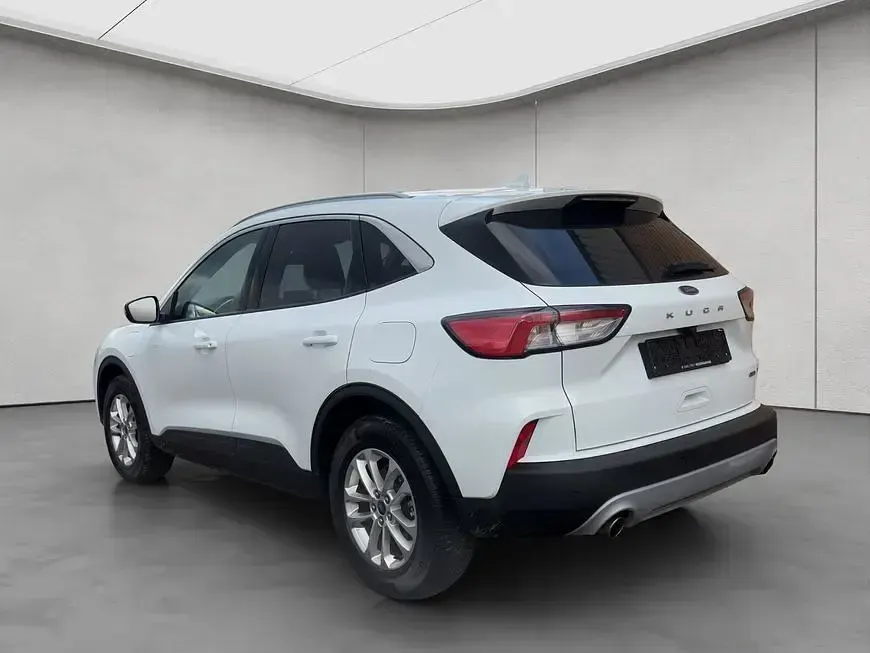 Używany Ford Kuga Titanium 224 KM (164 kW) 2022 Biały SUV