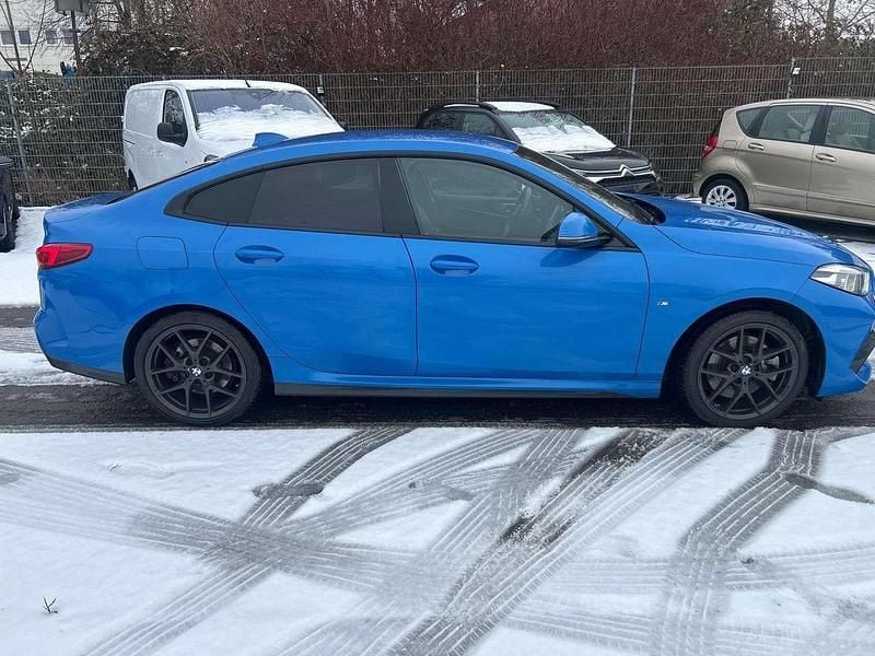 Gebraucht BMW 220 M Sport 178 PS (130 kW) 2022 Misano blau metallic Limousine