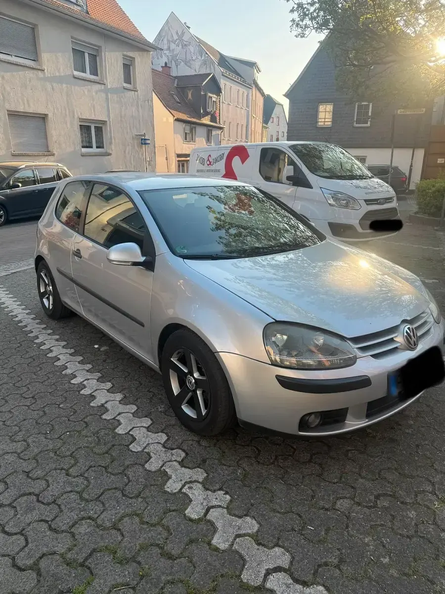 Second-hand VW Golf IV 150 CP (110 kW) 2005 Argintiu Hatchback