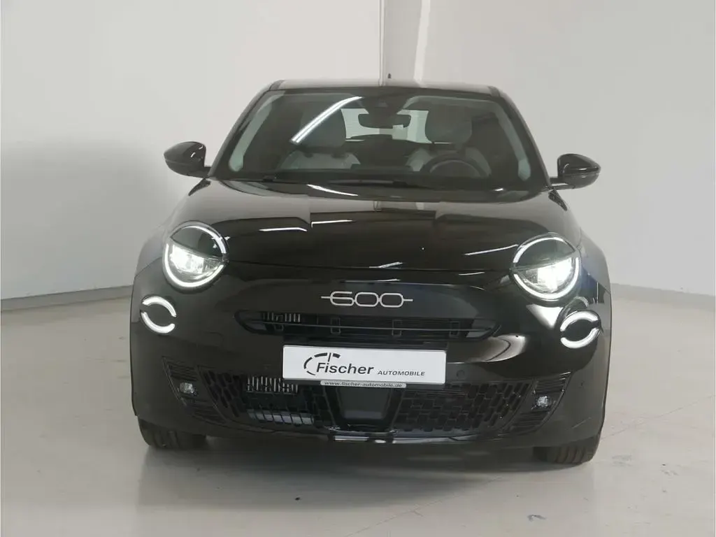 Gebraucht Fiat 600 101 PS (74 kW) 2024 Schwarz SUV