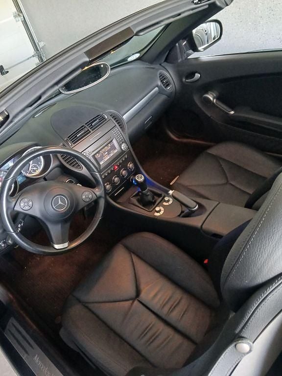Gebraucht Mercedes SLK200 184 PS (135 kW) 2010 Schwarz Cabrio