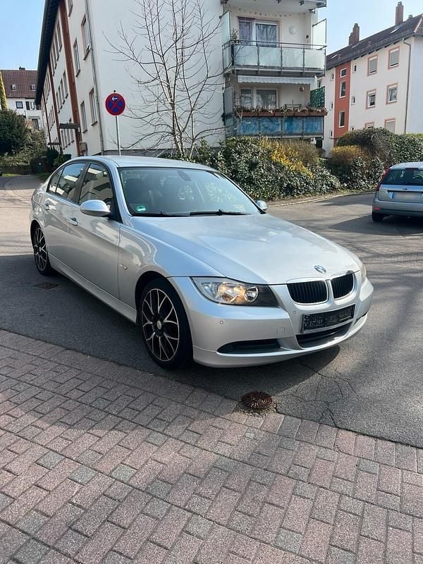 Gebraucht BMW 320 170 PS (125 kW) 2008 Silber Limousine