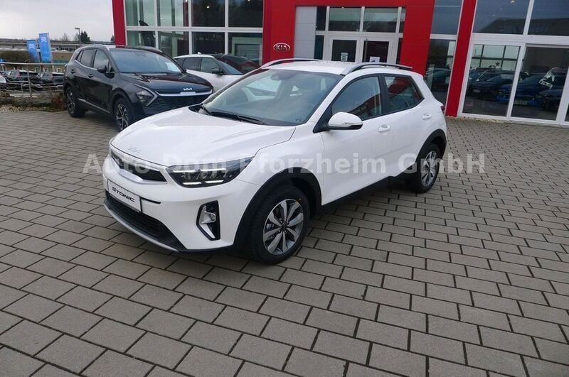 Schneeweiss (ud) Neu 2024 Kia Stonic Vision SUV | 23.990 € (Etwas zu teuer) - Bild 1/4