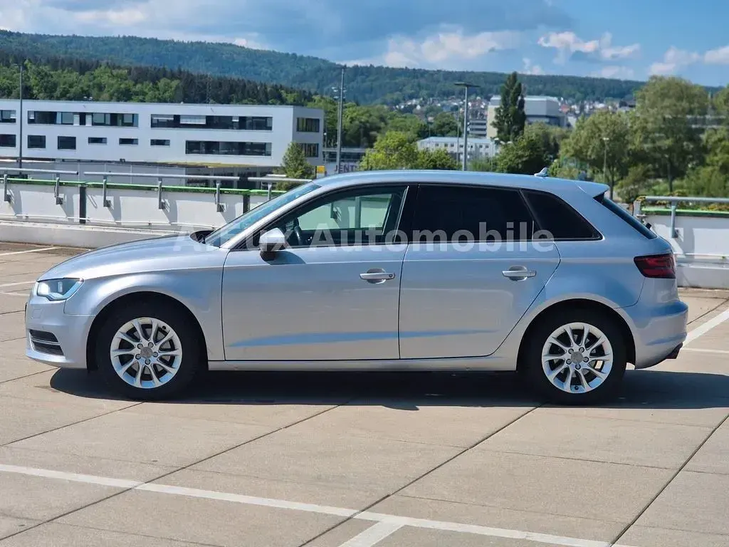 Używany Audi A3 Attraction 110 KM (80 kW) 2014 Srebrny Sedan/Limuzyna
