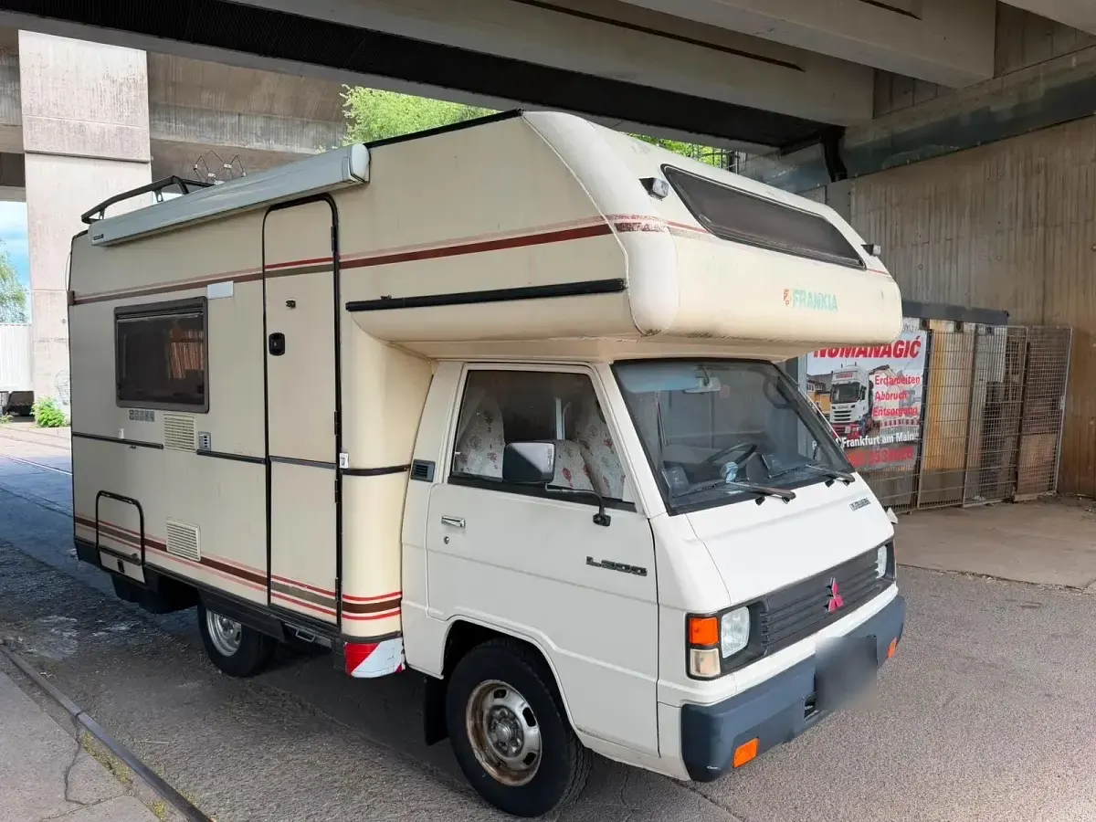 Gebraucht Mitsubishi L300 1989 Beige Van