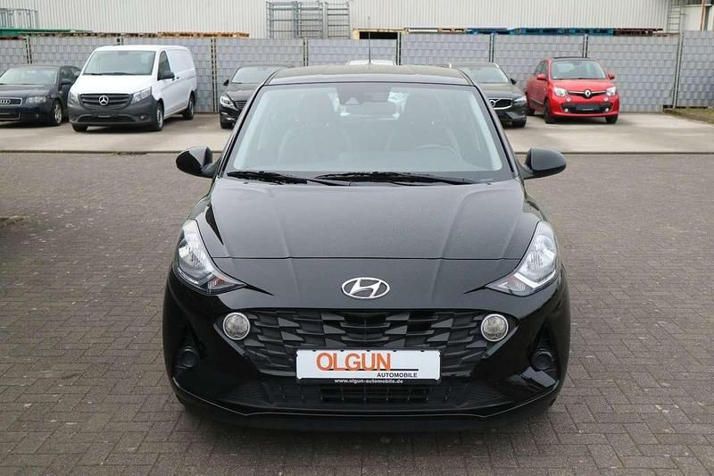 Gebraucht Hyundai i10 Select 67 PS (49 kW) 2021 Phantom black Kleinwagen