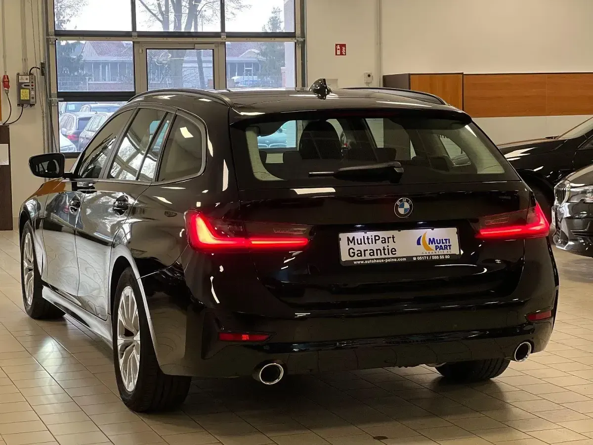 Gebraucht BMW 320 Advantage 190 PS (139 kW) 2021 Schwarz Kombi