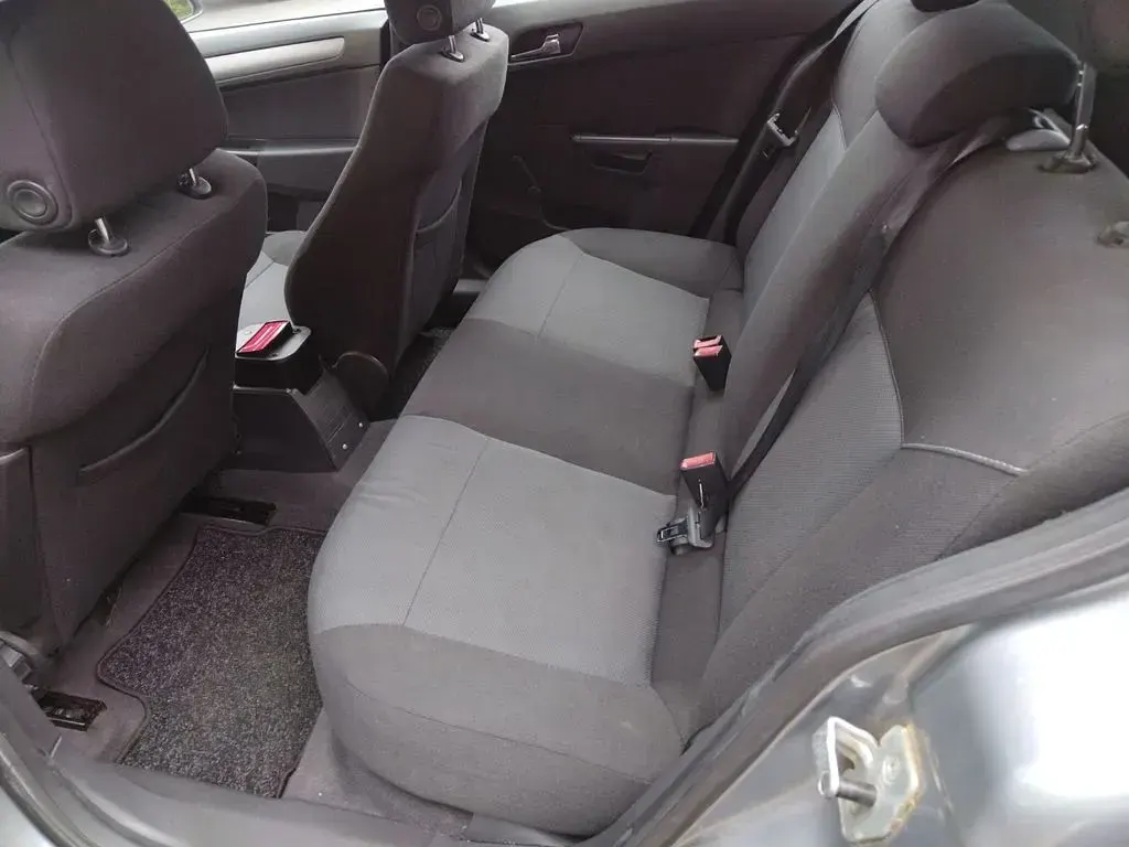 Gebraucht Opel Astra Edition 125 PS (91 kW) 2006 Silber Limousine