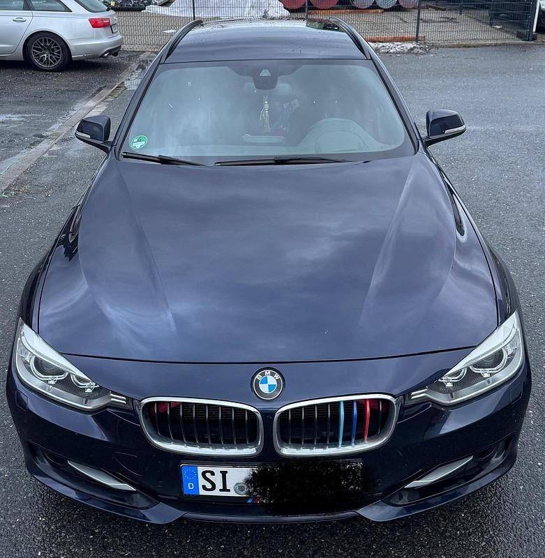 Blau Gebraucht 2012 BMW 320 Sport Line Kombi | 7.850 € (Etwas zu teuer) - Bild 1/4