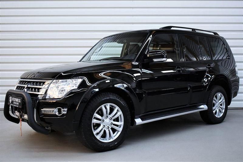 Gebraucht Mitsubishi Pajero Edition 190 PS (139 kW) 2017 Schwarz SUV