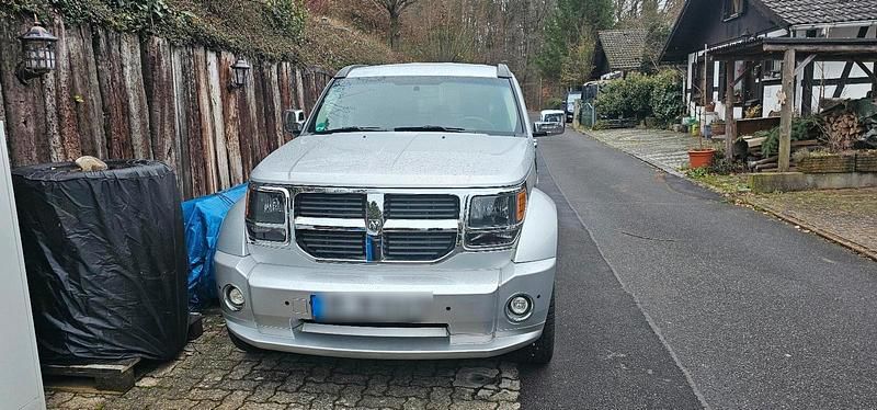 Grau Gebraucht 2010 Dodge Nitro SE SUV | 8.500 € (Fairer Preis) - Bild 1/4