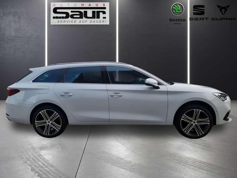 Gebraucht Seat Leon XCELLENCE 131 PS (96 kW) 2022 Nevada weiß metallic Kombi