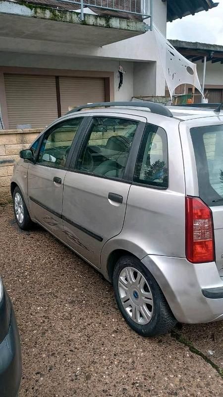 Gebraucht Fiat Idea 95 PS (69 kW) 2004 Silber Van / Kleinbus