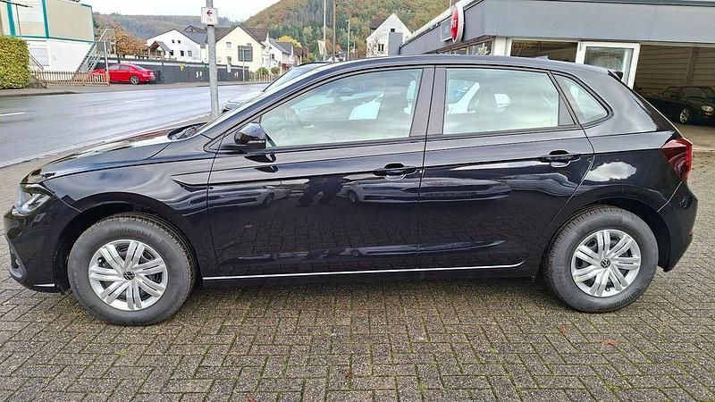 Neu VW Polo 80 PS (58 kW) 2025 Schwarz Limousine