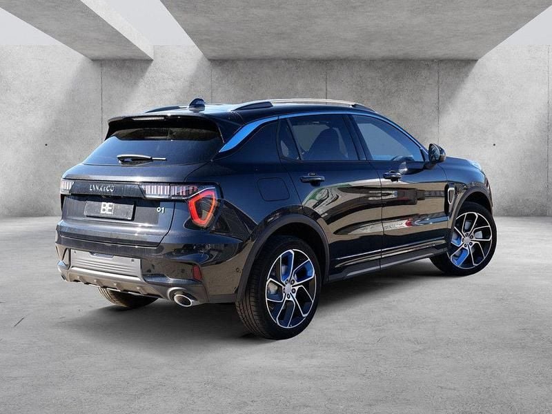 Neu Lynk & Co 01 261 PS (191 kW) 2025 Schwarz SUV