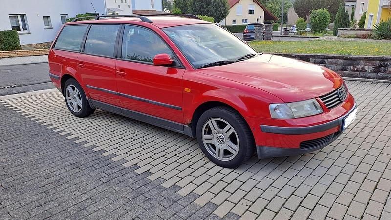 Rot Gebraucht 1997 VW Passat Kombi | 599 € (Guter Preis) - Bild 1/4