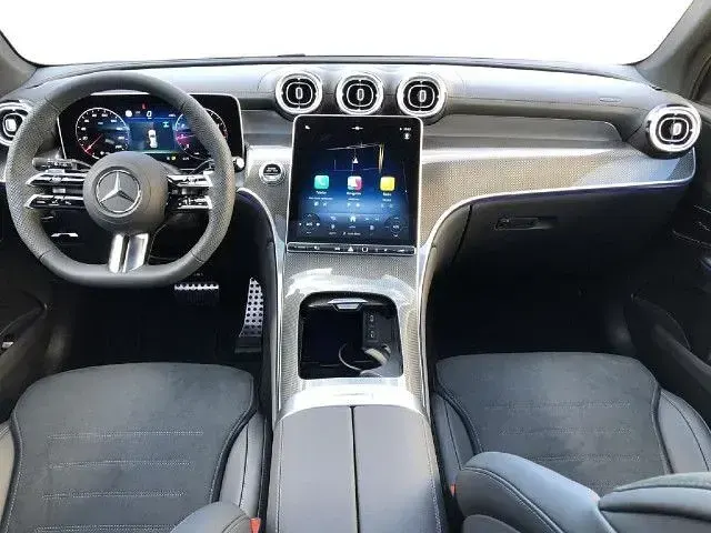 Gebraucht Mercedes GLC200 204 PS (150 kW) 2025 Silber metalliclack hightechsilber SUV